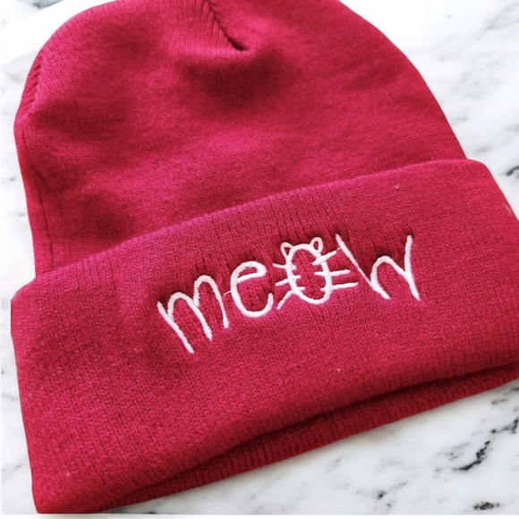 Red Beanie with 'Meow' Embroidery - Picture 1 of 1